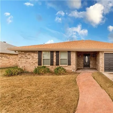 Buy this 3 bed house on 3325 East Catahoula Court in Kenner, LA 70065