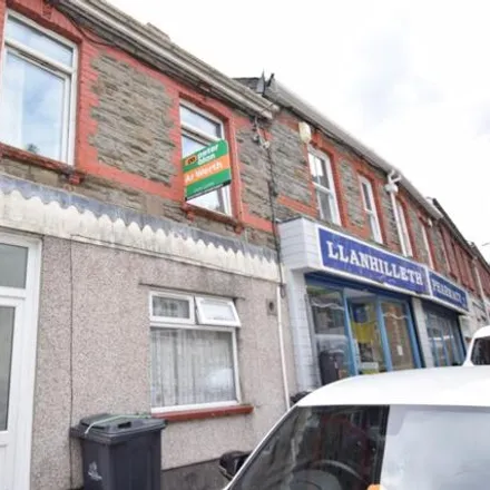 Image 3 - Boyals Convenience Store, High Street, Llanhilleth, NP13 2RA, United Kingdom - Townhouse for sale