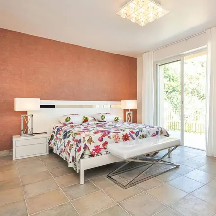 Rent this 5 bed house on Mandelieu-la-Napoule in Rue du Vieux Puits, 06210 Mandelieu-la-Napoule