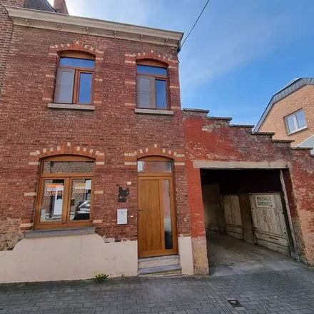 Rent this 3 bed apartment on Rue du Sanctuaire 15 in 5004 Namur, Belgium