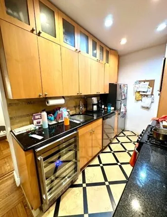 Rent this 2 bed apartment on 405 E 72nd St Apt 3a in New York, 10021
