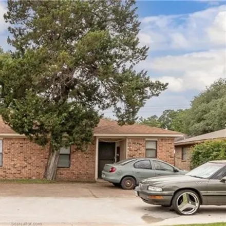 Buy this studio house on 2327 North Earl Rudder Freeway in Bryan, TX 77803