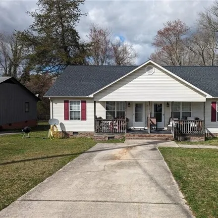 Buy this studio house on 617 Brookdale Drive in Erwin Heights, Thomasville