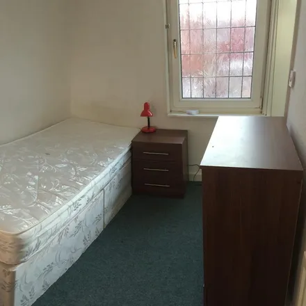 Rent this 1 bed room on Back Nowell Mount in Leeds, LS9 6HP