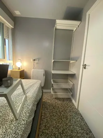 Rent this 5 bed room on Carrer de Manuel Martí in 15, 46021 Valencia