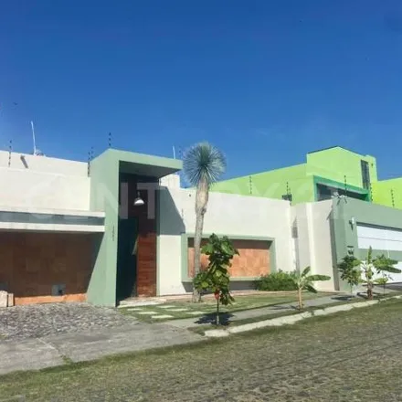 Rent this 4 bed house on Calle Francisco Rangel Martínez in Residencial Esmeralda, 28000 Colima