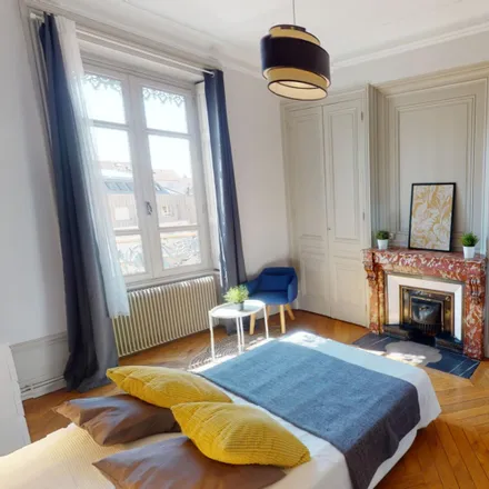 Rent this 3 bed room on Mona Lisa Architecture in Rue d'Aguesseau, 69007 Lyon