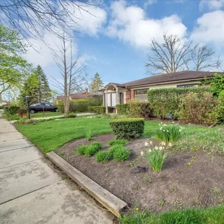 Image 2 - 232 Pinehurst Drive, Des Plaines, IL 60016, USA - House for sale