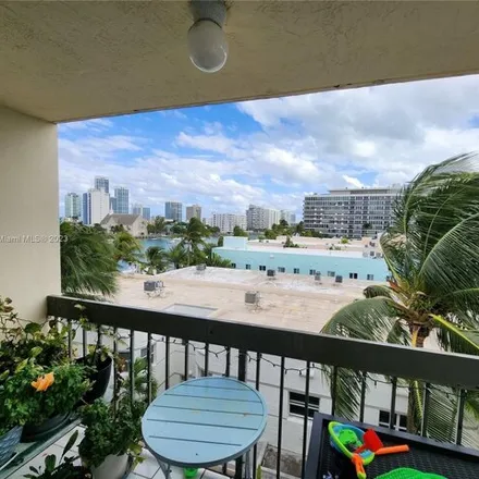 Buy this 1 bed condo on 6937 Bay Drive in Isle of Normandy, Miami Beach
