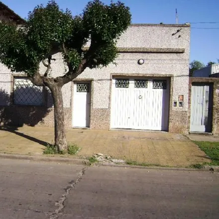 Buy this studio house on Tomás Justo Villegas 3899 in Partido de La Matanza, B1754 CNF San Justo