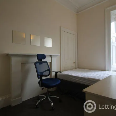 Rent this 3 bed apartment on Edinburgh Street in Plymouth, PL1 4HL