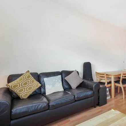 Rent this studio apartment on Eagle Ale House in Chatham Road, London