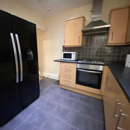 Rent this 4 bed townhouse on 22 Edinburgh Road in Liverpool, L7 8RD