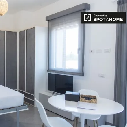 Image 2 - Api-Ip, Via Prenestina, 01555 Rome RM, Italy - Apartment for rent