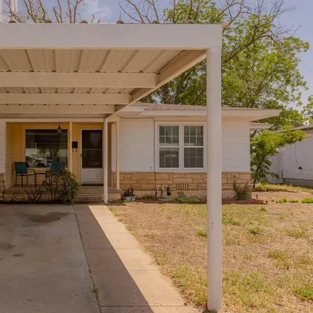 Buy this 3 bed house on 699 Oaklawn Street in Kermit, TX 79745