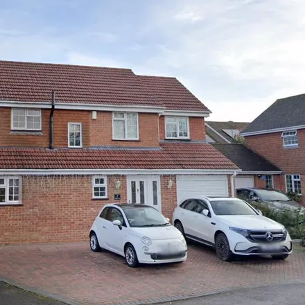 Rent this 4 bed house on Lower Earley Way in Sindlesham, RG6 3WE