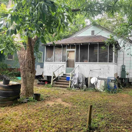 Buy this 2 bed house on 618 Joan Street in Barony, Columbia