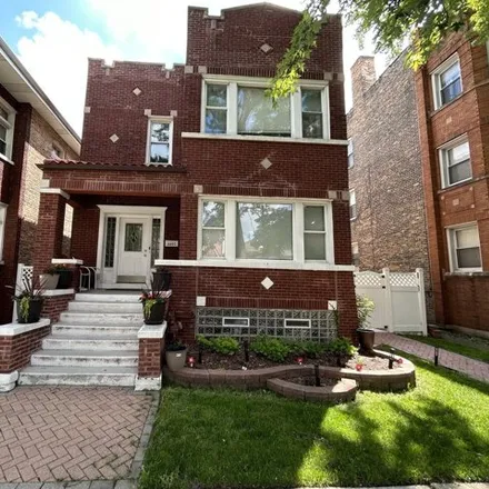 Rent this 3 bed house on 6605 South Whipple Street in Chicago, IL 60629