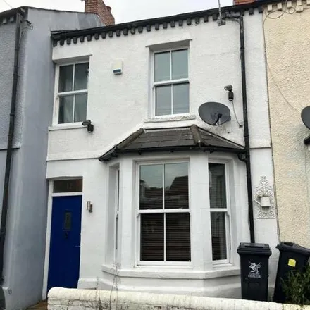 Rent this 3 bed townhouse on Iestyn Street in Cardiff, CF11 9HT