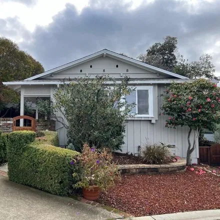 Rent this 3 bed house on 3798 Hillside Court in Laurel, San Mateo