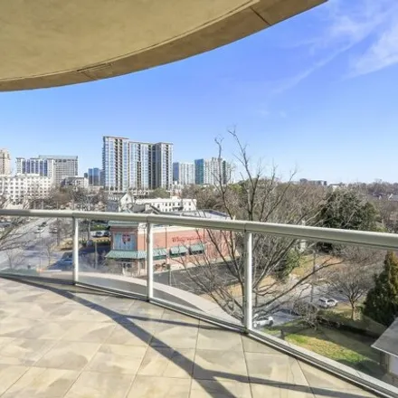 Image 9 - Phoenix on Peachtree, 2881 Sheridan Drive Northeast, Atlanta, GA 30305, USA - Condo for sale