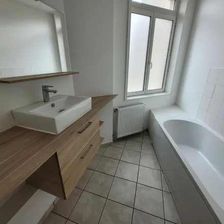 Image 3 - 82 Rue Saint-Sauveur, 59800 Lille, France - Apartment for rent