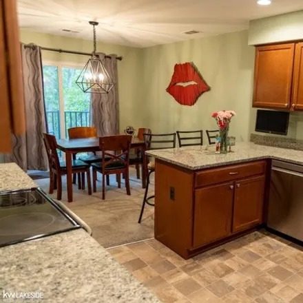 Image 3 - Shadywood Drive, Sterling Heights, MI 48312, USA - Condo for sale