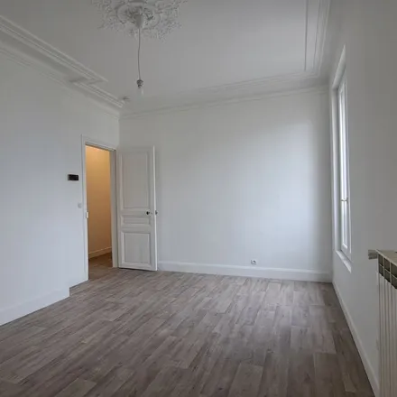 Rent this 2 bed apartment on 113 Rue Jules Guesde in 93220 Gagny, France