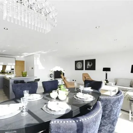 Image 1 - Cresta House, Swiss Terrace, London, NW6 4RR, United Kingdom - Room for rent