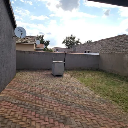 Image 9 - Wild Chestnut Street, Protea Glen, Soweto, 1861, South Africa - Apartment for rent