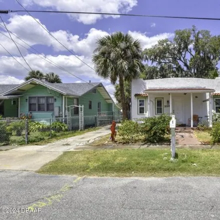 Image 2 - 220 Taylor Avenue, Daytona Beach, FL 32114, USA - House for sale