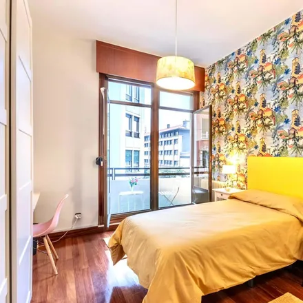 Rent this 1 bed room on Calle Simón Bolívar / Simon Bolivar kalea in 21, 48013 Bilbao