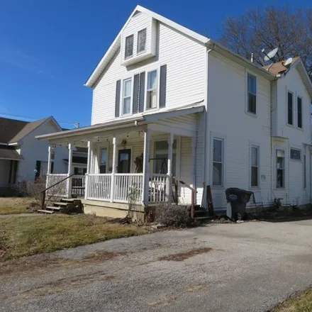 Image 2 - 192 East Broadway Street, Alexandria, Madison County, IN 46001, USA - House for sale