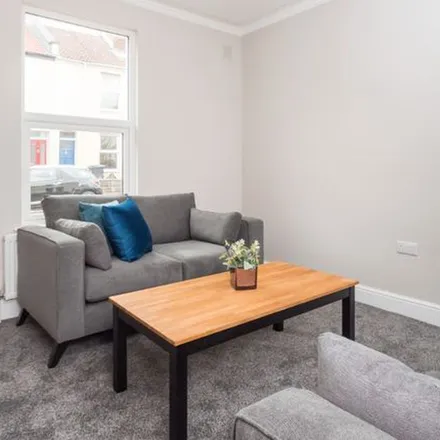 Rent this 3 bed townhouse on Beaufort Street in Bristol, BS3 3PG