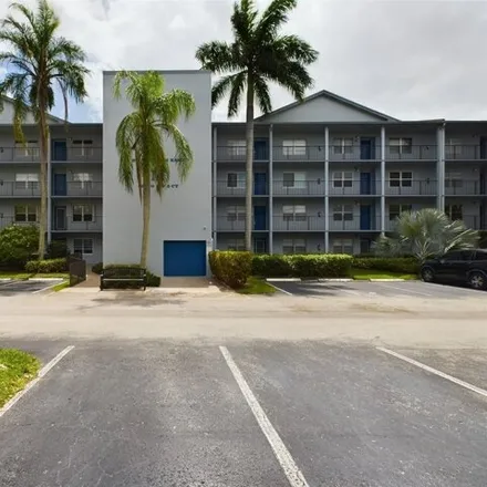 Buy this 2 bed condo on 900 Southwest 125th Way in Pembroke Pines, FL 33027