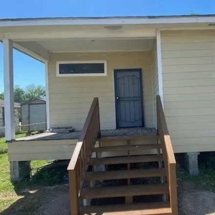 Buy this 2 bed house on 2676 Georgia Street in Baton Rouge, LA 70802