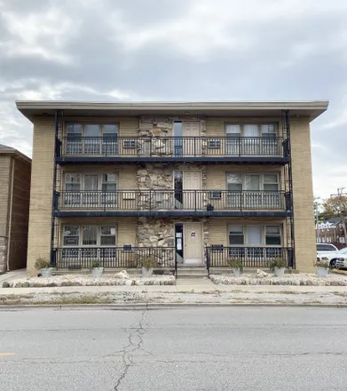 Buy this 1 bed house on 2414 West 119th Street in Chicago, IL 60655