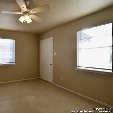 Image 4 - San Antonio Can High School, East Southcross Boulevard, San Antonio, TX 78214, USA - Duplex for rent