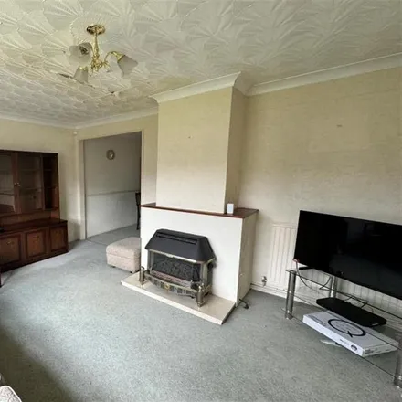 Rent this 3 bed duplex on White House &quot;Luton Airport&quot; in 38 Williton Road, Luton