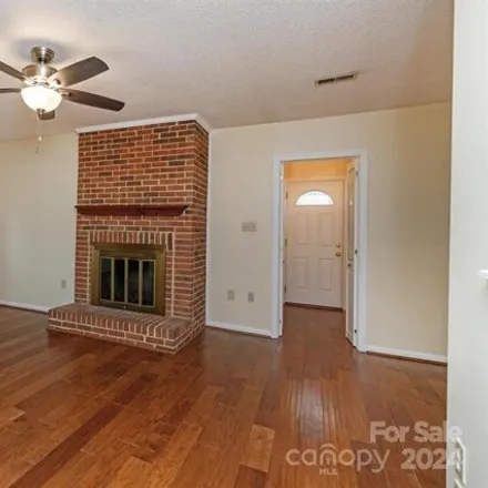 Image 6 - 9901 Eagles Field Court, Charlotte, NC 28269, USA - House for sale
