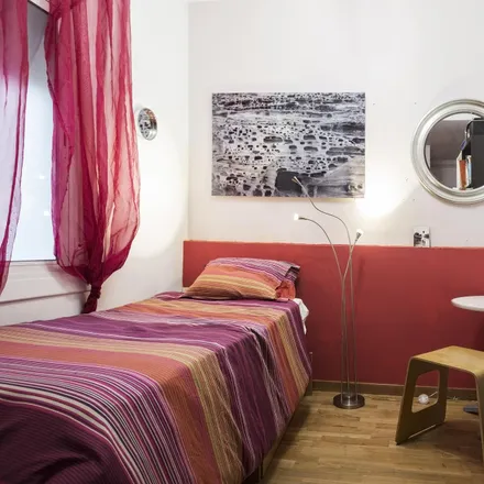 Rent this 3 bed room on Carrer de Sicília in 180, 08013 Barcelona
