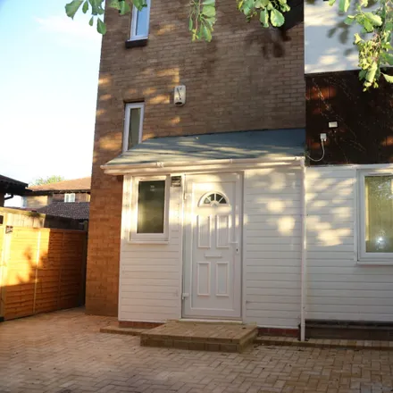 Rent this 1 bed townhouse on Eastgate Close in London, SE28 8PL
