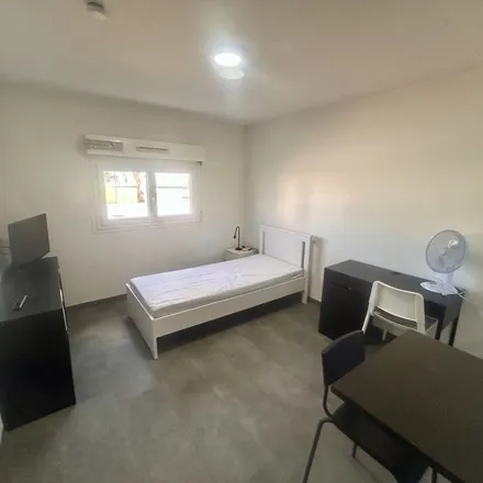 Image 7 - 348 Avenue Grassion-Cibrand, 34130 Mauguio, France - Apartment for rent