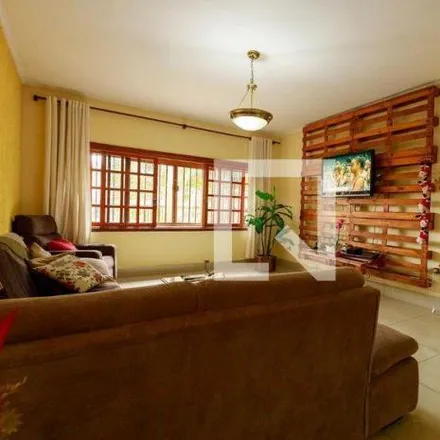 Rent this 4 bed house on Rua Tocantins in Centro, Indaiatuba - SP