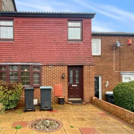Rent this 3 bed townhouse on The Hollies in Gravesend, DA12 5ER