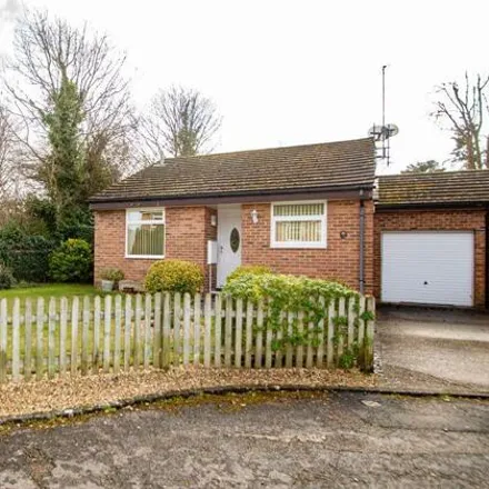 Buy this 2 bed house on Wittenham Close in Woodcote, RG8 0UY