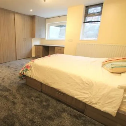 Rent this 6 bed townhouse on Broomfield Street in Leeds, LS6 3BW