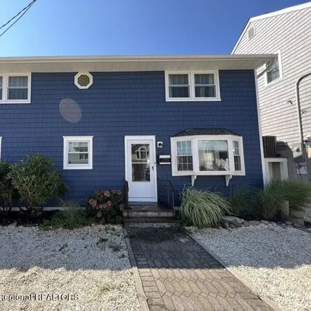 Image 1 - 228 Westmont Avenue, Lavallette, Ocean County, NJ 08735, USA - House for rent