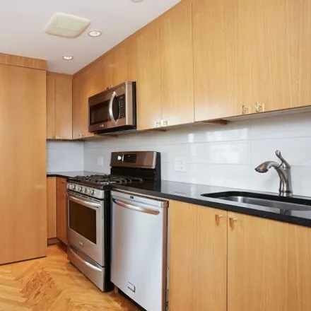 Image 3 - 23 E 74th St Apt 15B, New York, 10021 - Apartment for rent