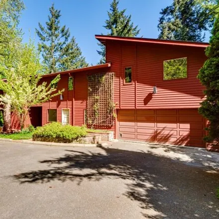 Buy this 4 bed house on 2808 Capital Dr in Eugene, Oregon